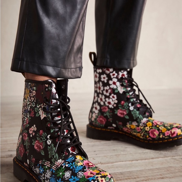 Dr. Martens 1460 Pascal Darcy Floral boots, 90s vibe boot - Picture 3 of 7